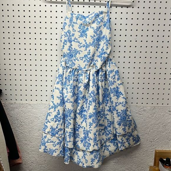 Knit Blue and White Casual Floral Sundress with 2 layer skirt and fitted bodice - Picture 3 of 16